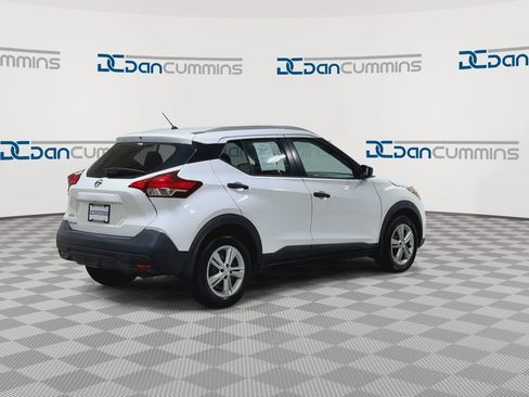 Used 2018 Nissan Kicks S FWD image 8