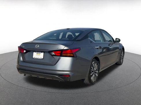 Used 2024 Nissan Altima 2.5 SV image 15