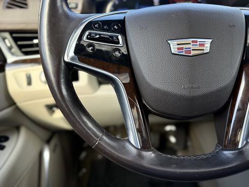 Used 2017 Cadillac Escalade Premium Luxury image 25