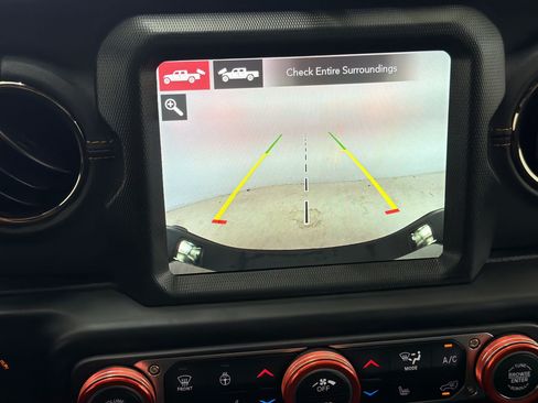 Used 2023 Jeep Gladiator Overland AWD/4WD image 21