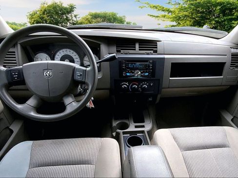 Used 2011 Dodge Dakota Big Horn image 7