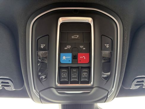 Used 2022 Jeep Wagoneer Series II w/ Premium Group I image 11