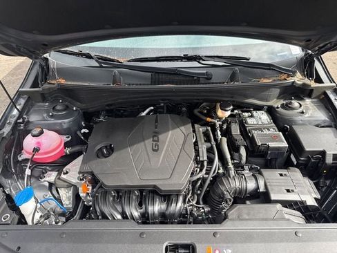 Used 2025 Kia Sportage EX image 12