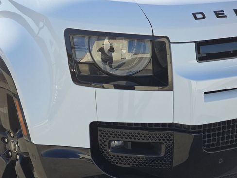 Certified 2023 Land Rover Defender 130 X-Dynamic SE image 33