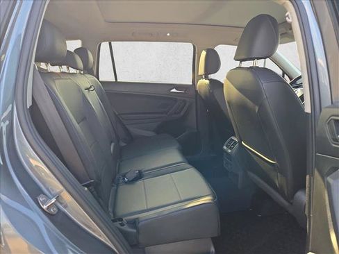 Used 2019 Volkswagen Tiguan SE w/ Panoramic Sunroof Package AWD/4WD image 19