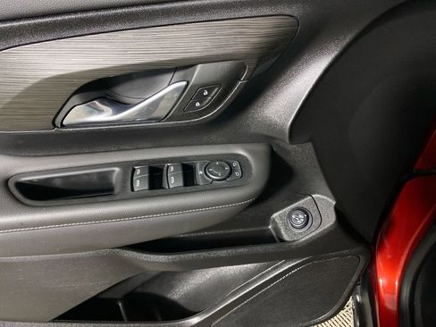 Used 2023 GMC Terrain SLE w/ Driver Convenience Package image 13