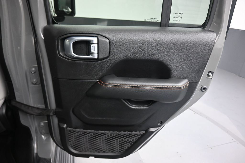 Used 2022 Jeep Gladiator Mojave w/ LED Lighting Group AWD/4WD image 38