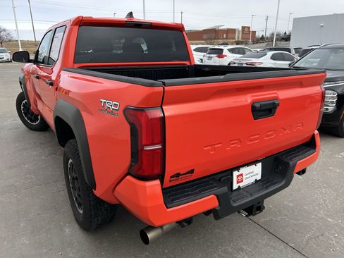 Certified 2024 Toyota Tacoma TRD Off-Road image 4