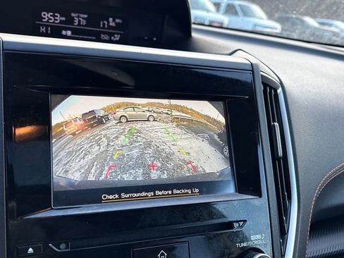 Used 2023 Subaru Crosstrek 2.0i Premium image 15