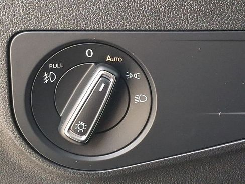 Used 2021 Volkswagen Tiguan SE R-Line image 26