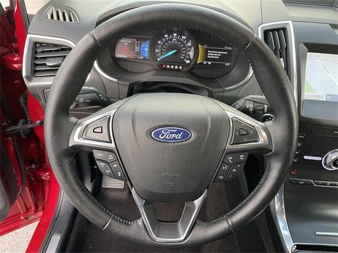 Used 2020 Ford Edge Titanium image 31
