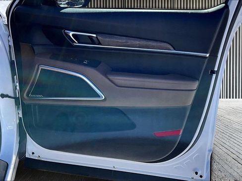 Used 2022 Kia Telluride SX w/ SX Prestige Package image 24