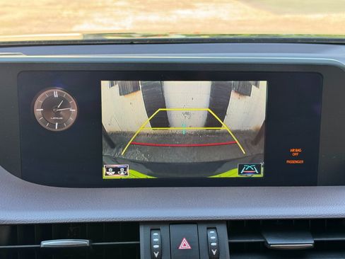 Used 2021 Lexus ES 300h w/ Accessory Package 2 FWD image 24