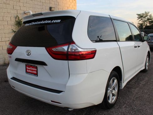 Used 2018 Toyota Sienna L image 5