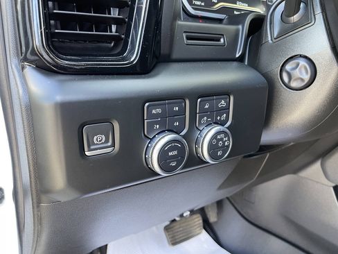 Used 2022 GMC Sierra 1500 AT4 w/ AT4 Preferred Package AWD/4WD image 15