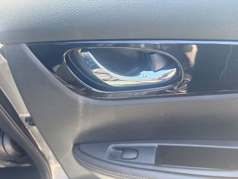 Used 2018 Nissan Rogue Sport SL AWD/4WD image 31