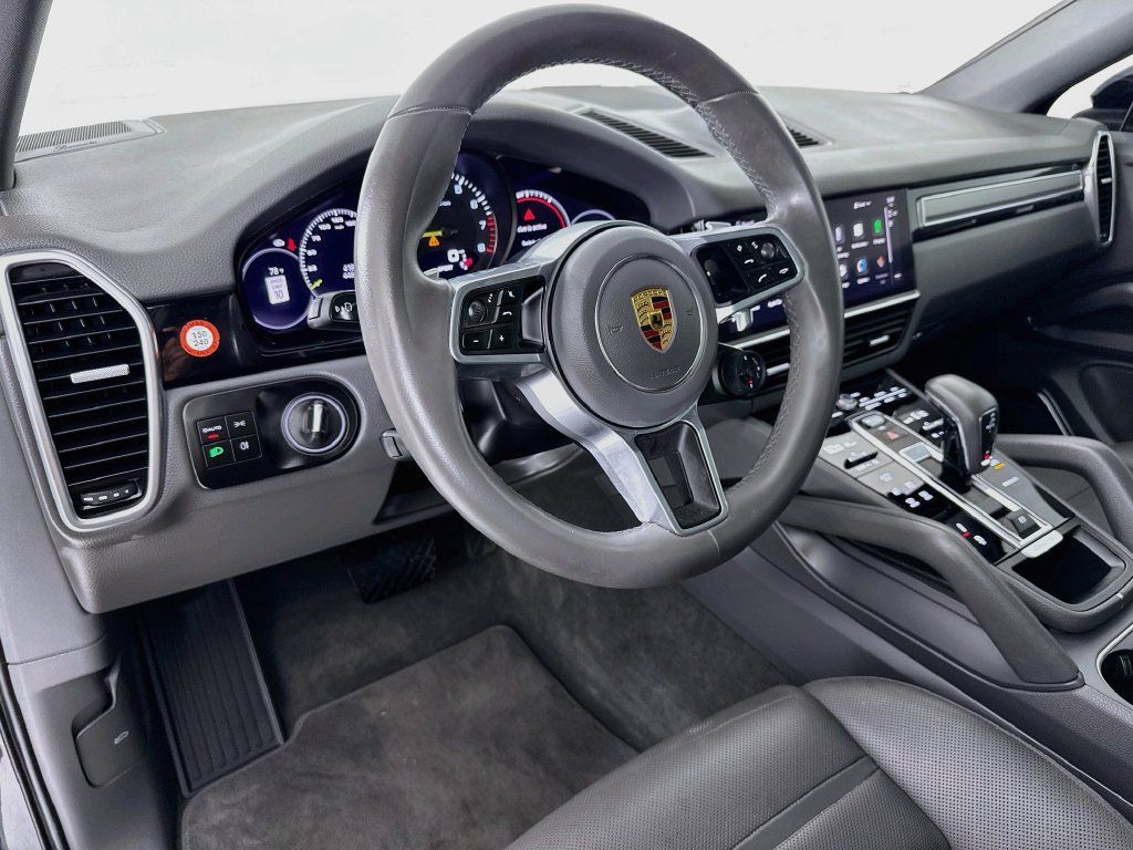 Certified 2023 Porsche Cayenne Platinum Edition AWD/4WD image 4