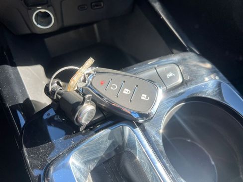 Used 2025 Chevrolet Trax LT image 22