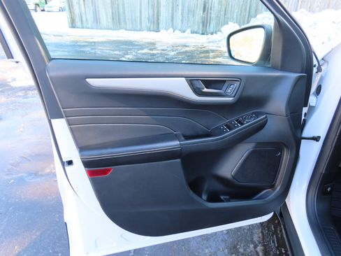 Used 2022 Ford Escape SE image 16