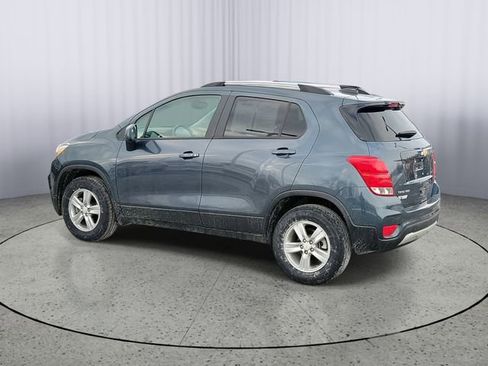 Used 2022 Chevrolet Trax LT w/ LT Convenience Package image 3