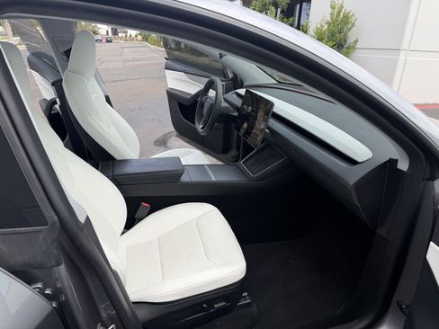 Used 2026 Tesla Model Y Long Range AWD/4WD image 13