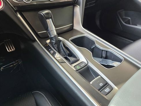 Used 2018 Honda Accord Sport image 14