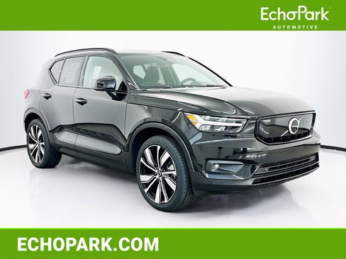 Used 2022 Volvo XC40 P8 Recharge Plus image 1
