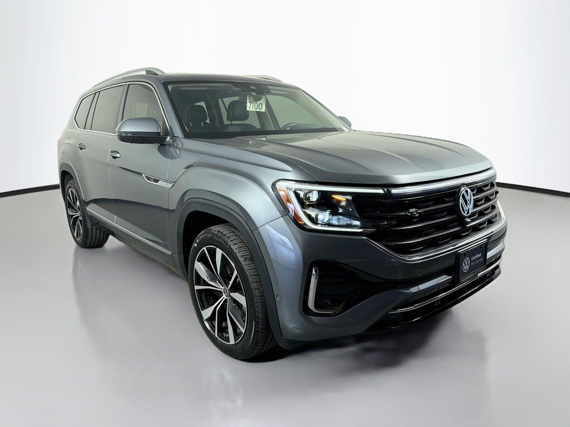 Used 2024 Volkswagen Atlas SEL Premium R-Line AWD/4WD image 3