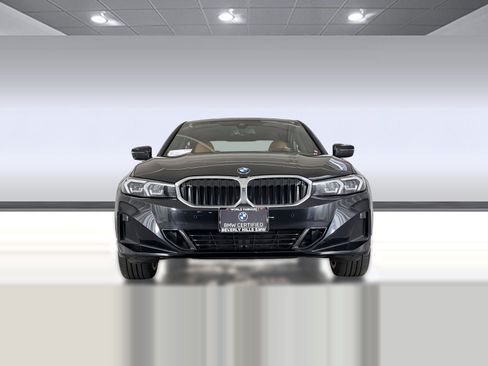 Certified 2023 BMW 330i Sedan w/ Parking Assistance Package RWD image 5