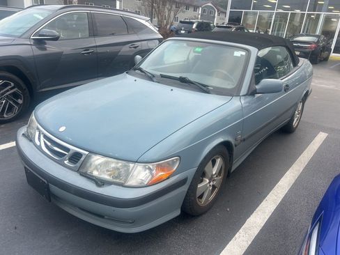 Used 2003 Saab 9-3 SE image 2