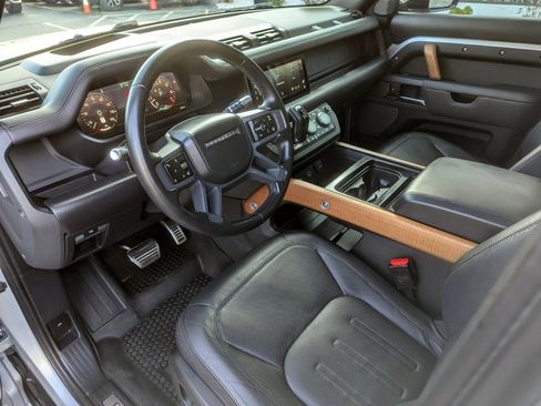 Used 2020 Land Rover Defender 110 X image 15
