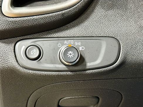 Used 2018 Chevrolet Trax LS image 10