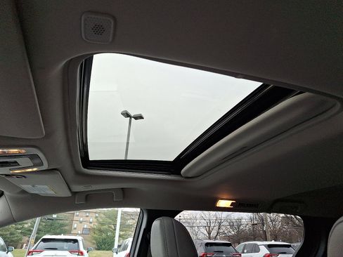 Certified 2025 Toyota Sienna XLE image 15