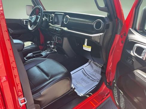 Used 2022 Jeep Wrangler Unlimited Sahara w/ Cold Weather Group AWD/4WD image 13
