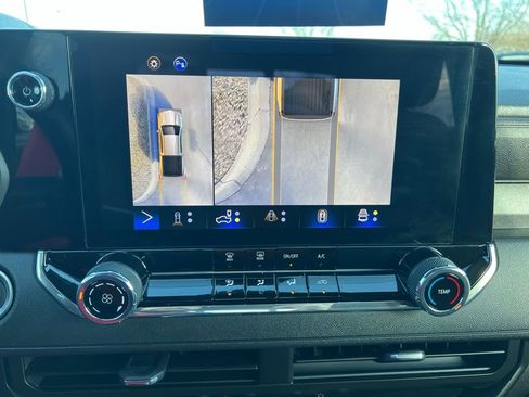 Used 2024 Chevrolet Colorado Trail Boss w/ Technology Package image 38