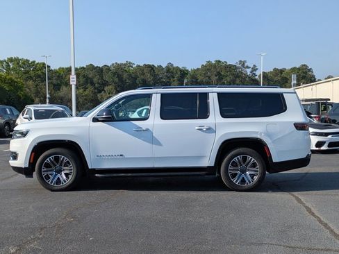 Used 2024 Jeep Wagoneer L Series II RWD image 8