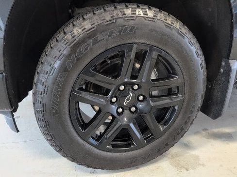 Used 2024 Chevrolet Silverado 1500 Custom AWD/4WD image 7