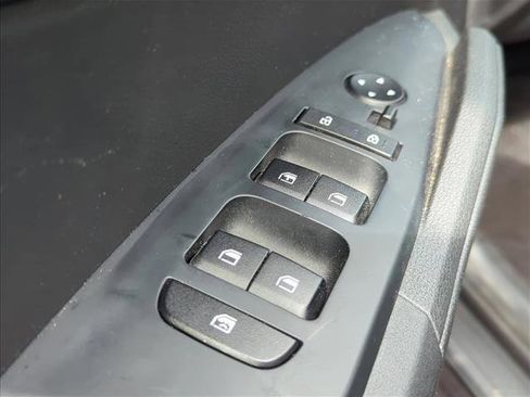 Used 2023 Kia Sportage LX AWD/4WD image 6