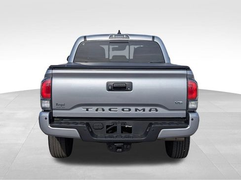 Used 2021 Toyota Tacoma Limited image 4