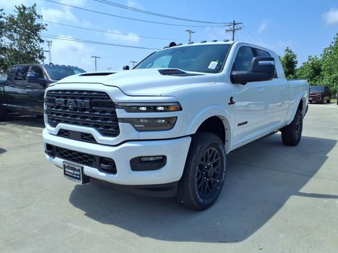 New 2026 RAM 2500 Limited AWD/4WD image 3