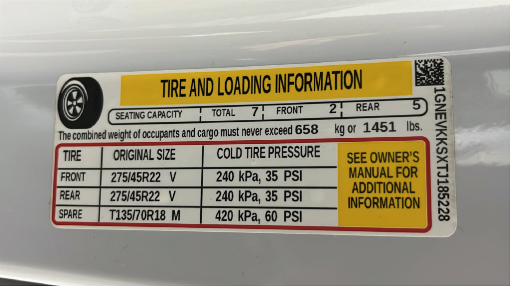 Used 2026 Chevrolet Traverse High Country w/ LPO, Floor Liner Package AWD/4WD image 38