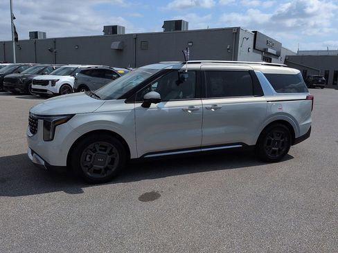 Used 2026 Kia Carnival SX image 4