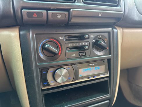 Used 2001 Subaru Forester L image 18