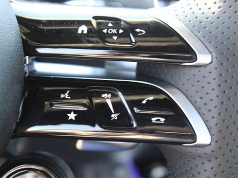 New 2025 Mercedes-Benz GLB 35 AMG 4MATIC image 18