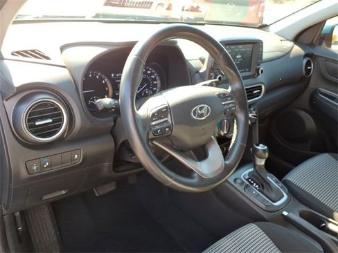 Used 2018 Hyundai Kona SEL image 19