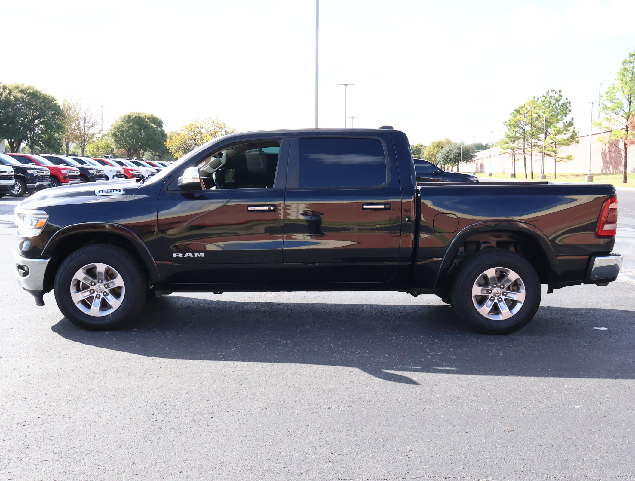 Used 2021 RAM 1500 Laramie AWD/4WD image 33