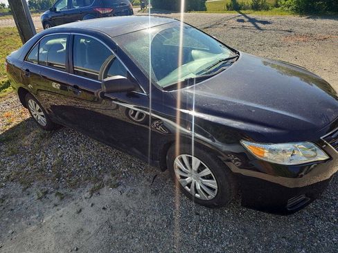 Used 2010 Toyota Camry LE FWD image 1