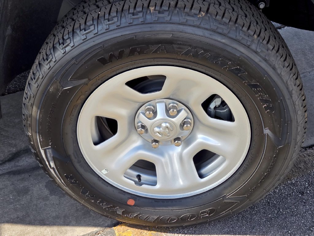 Used 2025 RAM 1500 Tradesman AWD/4WD image 11