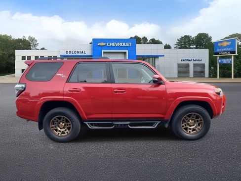 Used 2024 Toyota 4Runner TRD Off-Road Premium image 3