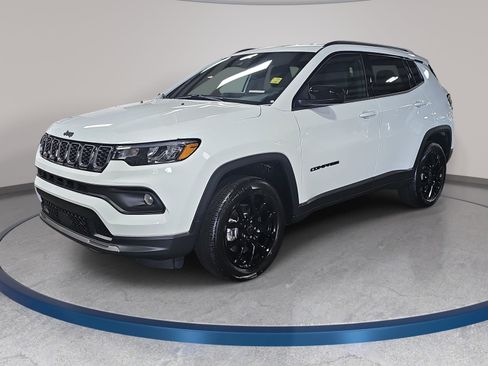 Used 2026 Jeep Compass Latitude AWD/4WD image 1